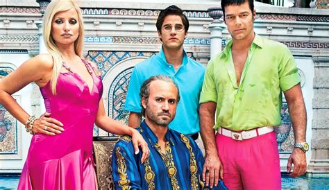 versace capitulos|El asesinato de Gianni Versace .